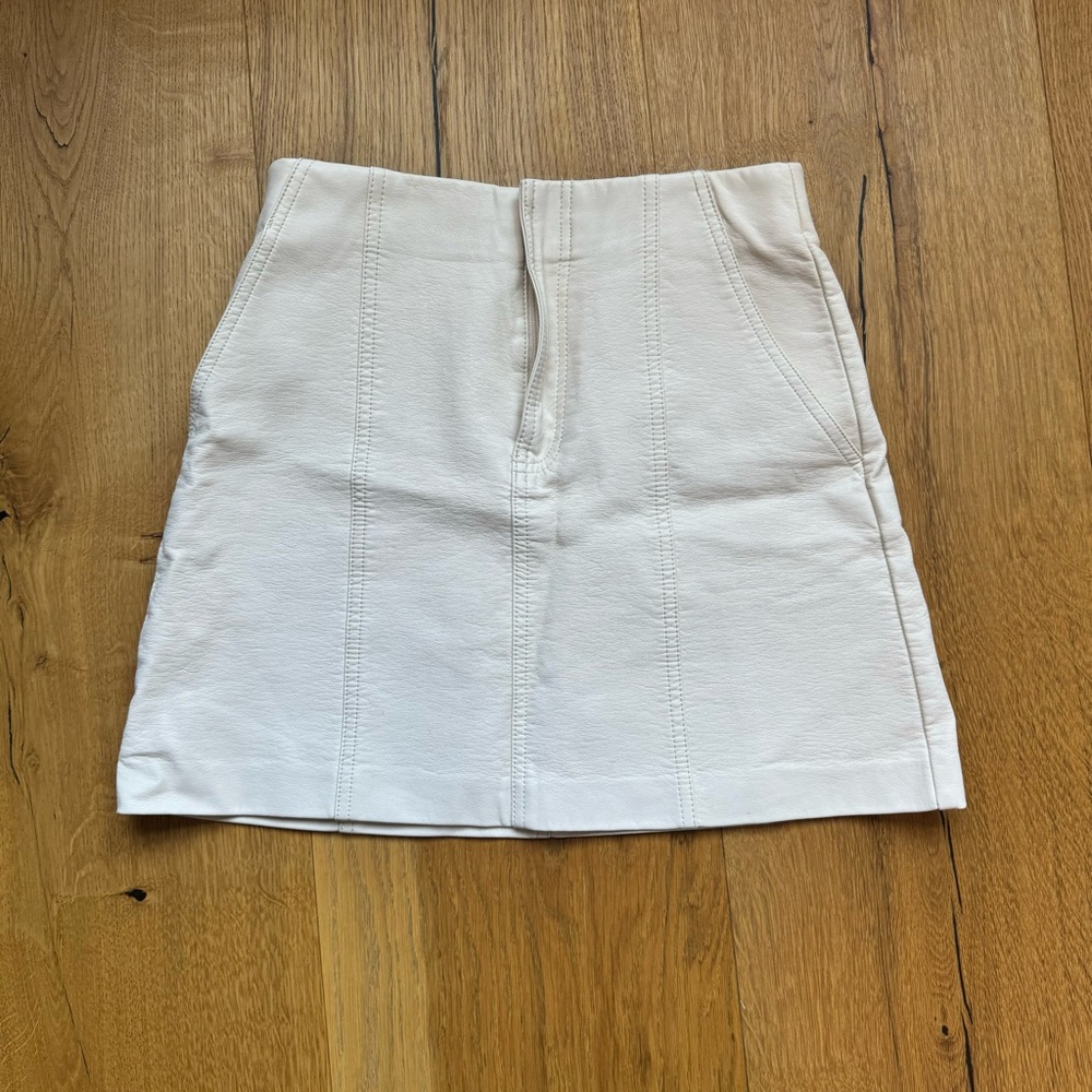 Zara Cream Pleather Skirt with Pockets - XS